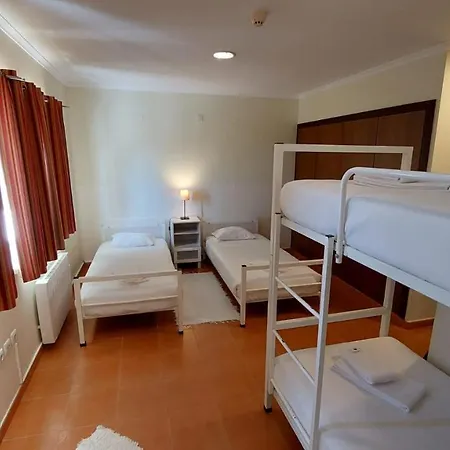 Hi - De Juventude Hostel Alfeizerao