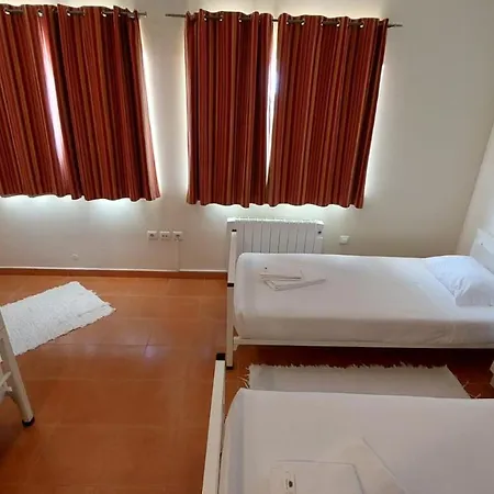 Hi - De Juventude Hostel Alfeizerao